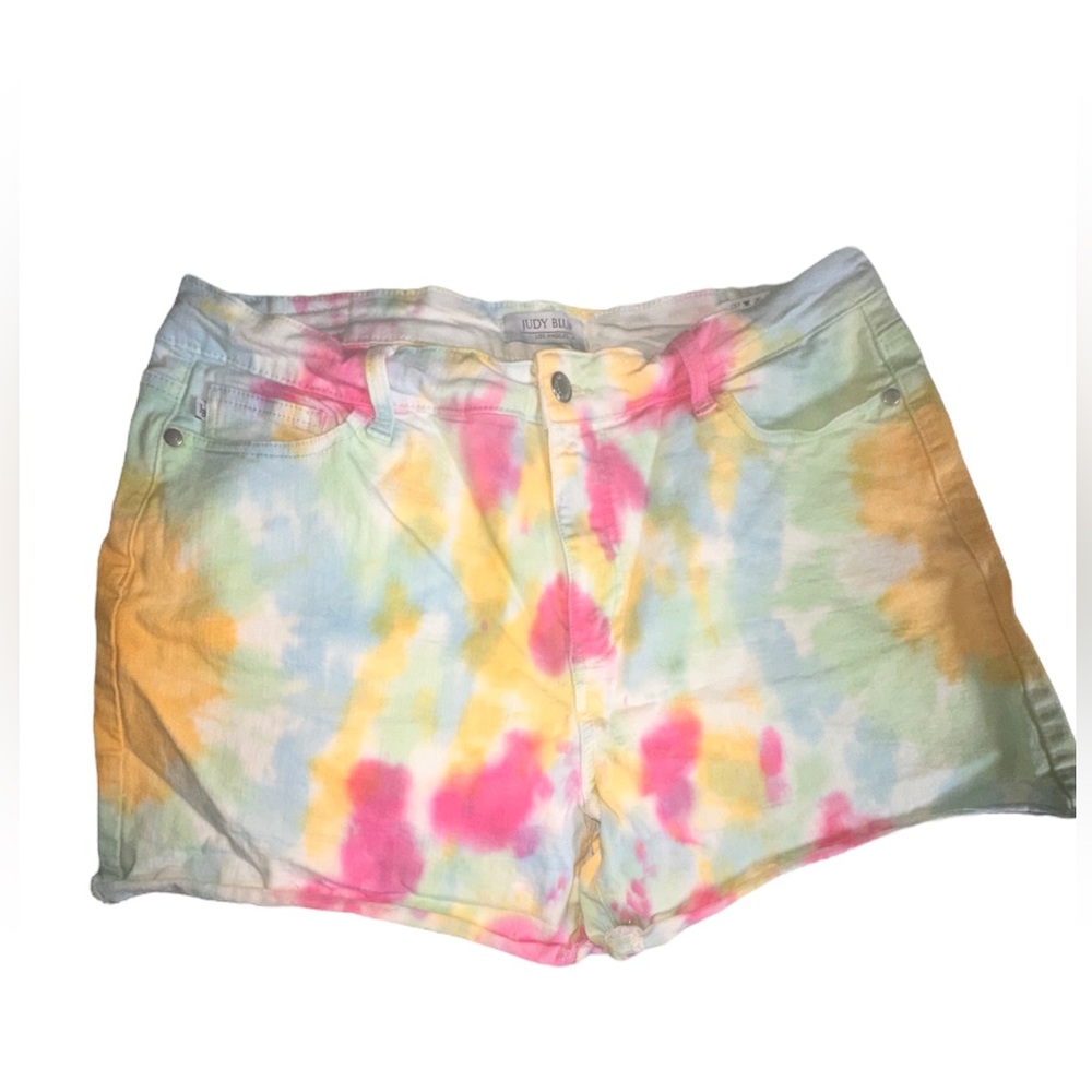 Judy Blues 1X tie dye shorts. EUC. Stretchy, comfy. Waist 16”, 11” rise 4”inseam